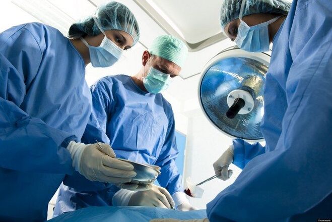Η διαδικασία της χειρουργικής επέμβασης σε μια πάσχουσα άρθρωση